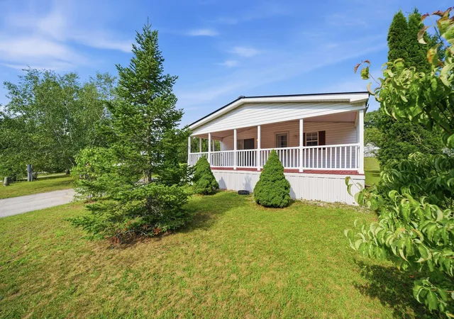 4th image of 3 Adams St, Epsom, NH 03234 | MLS# 5102170