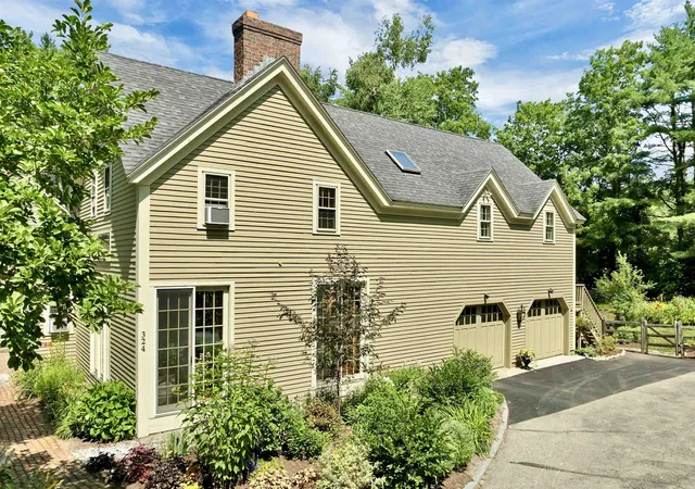 Photo 4 of Sale Pending at 324 Cotton Valley Rd, Wolfeboro, NH 03894 | MLS# 5102184 | Listing updated on 2026-09-03