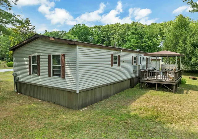 Photo 3 of Manufactured home for sale at 61 Eagles Wy, Alton, NH 03809 | MLS# 5102192 | Listing updated on 2026-09-15