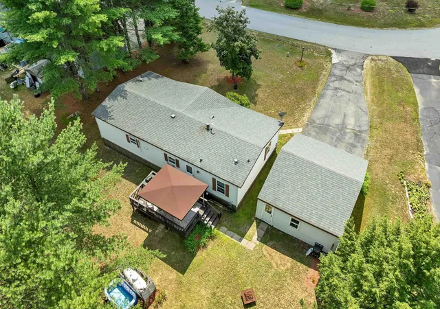 Photo 4 of Manufactured home for sale at 61 Eagles Wy, Alton, NH 03809 | MLS# 5102192 | Listing updated on 2026-09-15