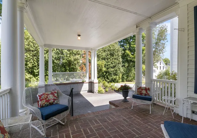 Photo 3 of Single family home for sale at 555 Main St, Farmington, NH 03835 | MLS# 5102217 | Listing updated on 2026-07-30