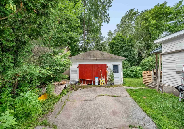 Photo 3 of Single family home for sale at 101 Washington St, Northfield, VT 05663 | MLS# 5102221 | Listing updated on 2026-07-29