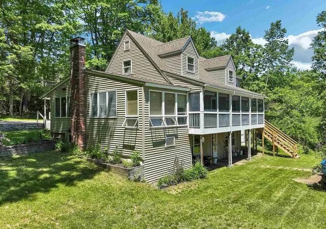 Photo 3 of Single family home for sale at 15 Ledgewood Dr, Meredith, NH 03253 | MLS# 5102232 | Listing updated on 2026-07-30