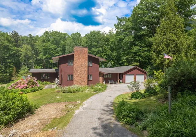 Photo 2 of Single family home for sale at 454 Brookwood, Mendon, VT 05701 | MLS# 5102285 | Listing updated on 2026-09-14