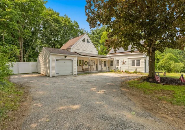 Photo 1 of Single family home for sale at 273 Main St, Danville, NH 03819 | MLS# 5102289 | Listing updated on 2026-08-04