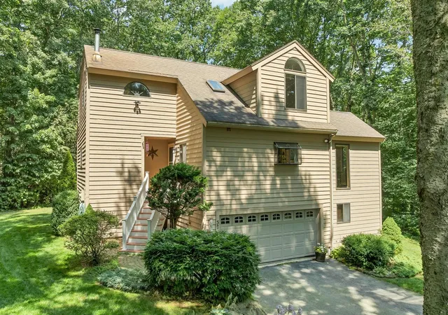 Photo 1 of Single family home for sale at 37 Indian Ridge Rd, East Hampstead, NH 03826 | MLS# 5102307 | Listing updated on 2026-09-02