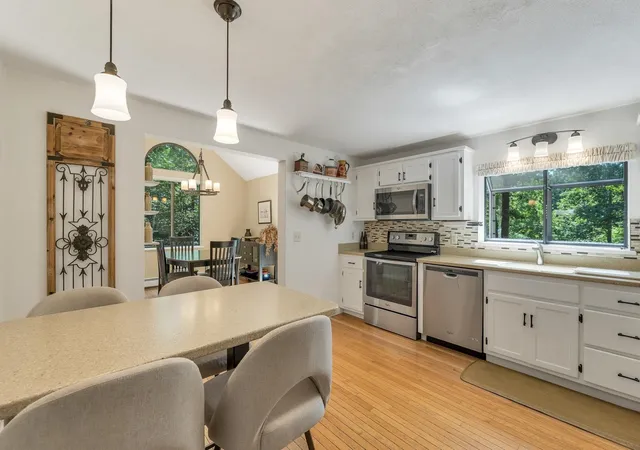 Photo 3 of Single family home for sale at 37 Indian Ridge Rd, East Hampstead, NH 03826 | MLS# 5102307 | Listing updated on 2026-09-02