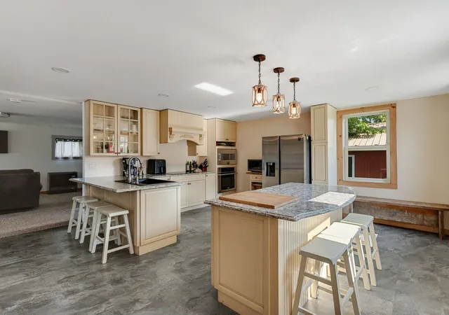 Photo 4 of Single family home for sale at 118 Three Mile Bridge Rd, Middlebury, VT 05753 | MLS# 5102314 | Listing updated on 2026-09-08