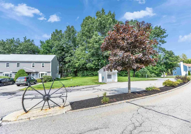 42nd image of 18 Birchwood Dr, Milford, NH 03055 | MLS# 5102318