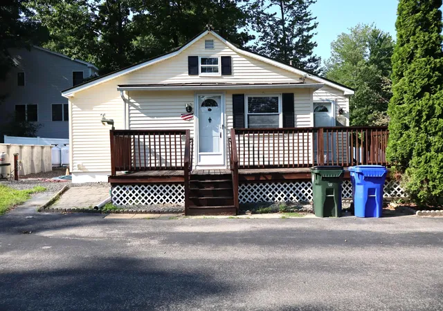 Photo 2 of Sale Pending at 56 Arbutus Ln, Manchester, NH 03109 | MLS# 5102321 | Listing updated on 2026-08-23