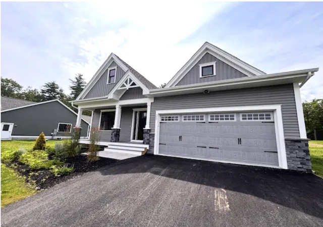 1st image of 44 Edgewater Dr, Brentwood, NH 03833 | MLS# 5102339