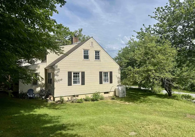 Photo 2 of Sale Pending at 1261 King Hill Rd, New London, NH 03257 | MLS# 5102353 | Listing updated on 2026-09-17