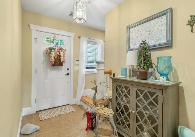Photo 2 of Townhouse for sale at 19 Bridge St #5, Kittery, ME 03904 | MLS# 5102360 | Listing updated on 2026-07-30
