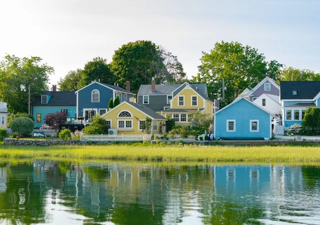 Photo 2 of Single family home for sale at 28 Walden St, Portsmouth, NH 03801 | MLS# 5102368 | Listing updated on 2026-09-24