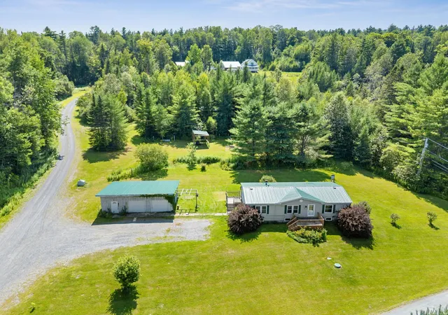 Photo 3 of Sale Pending at 140 Washington Rd, Barre, VT 05641 | MLS# 5102385 | Listing updated on 2026-09-17