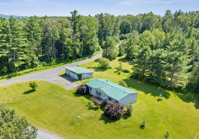 Photo 3 of Sale Pending at 140 Washington Rd, Barre, VT 05641 | MLS# 5102385 | Listing updated on 2026-09-17