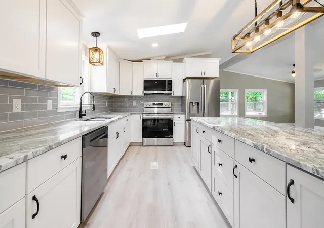 2nd image of 33 Murray Dr, Rochester, NH 03868 | MLS# 5102387