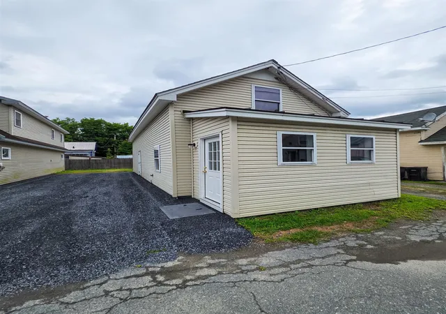 Single family home for sale at 52 Jarvis St, Windsor, VT 05089 | MLS# 5102391