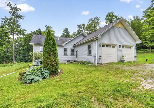 4th image of 141 Tarbox Rd, Stoddard, NH 03464 | MLS# 5102396