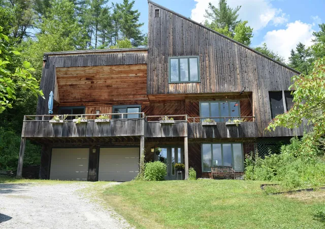 Single family home for sale at 1123 Snipe Ireland Rd, Richmond, VT 05477 | MLS# 5102411