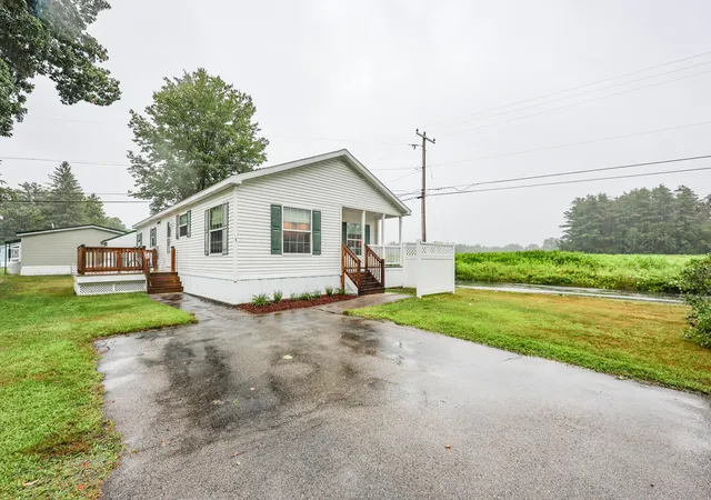 2nd image of 545 Elm St #1, Milford, NH 03055 | MLS# 5102412