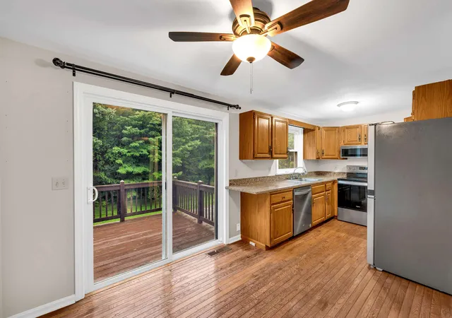5th image of 68 Forrest St #7A, Plaistow, NH 03865 | MLS# 5102417