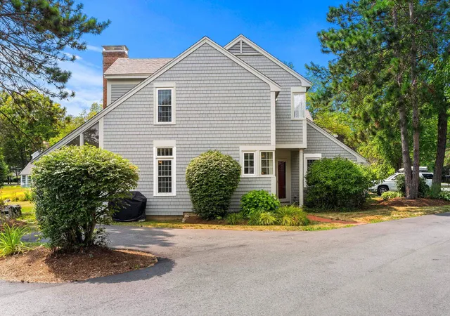 Photo 3 of Townhouse for sale at 11 Golf View Dr #B, Laconia, NH 03246 | MLS# 5102420 | Listing updated on 2026-08-31