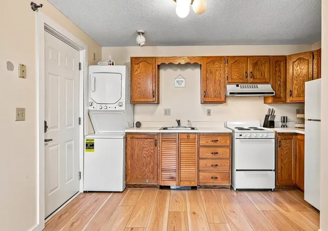 Photo 3 of Condo for sale at 32 Market St #B, Somersworth, NH 03878 | MLS# 5102453 | Listing updated on 2026-09-03