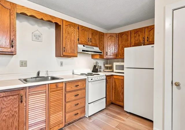 Photo 4 of Condo for sale at 32 Market St #B, Somersworth, NH 03878 | MLS# 5102453 | Listing updated on 2026-09-03