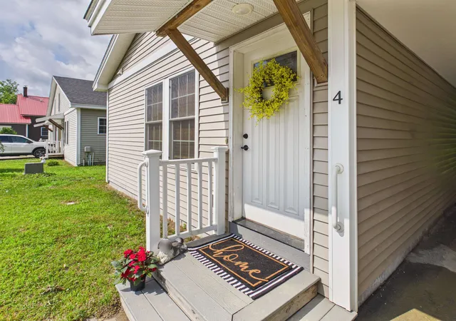 1st image of 4 Cherry Tree Ln, Swanzey, NH 03446 | MLS# 5102458