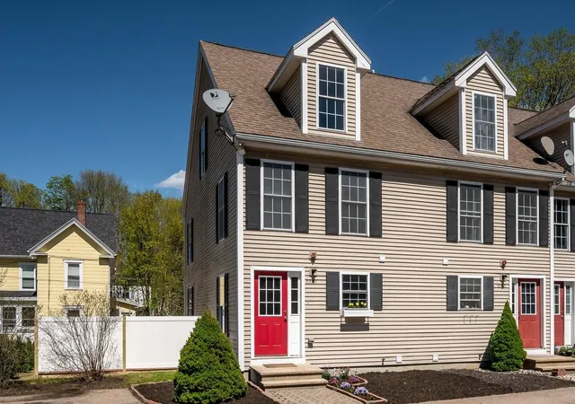 2nd image of 115 Portland Ave #A, Dover, NH 03820 | MLS# 5102460