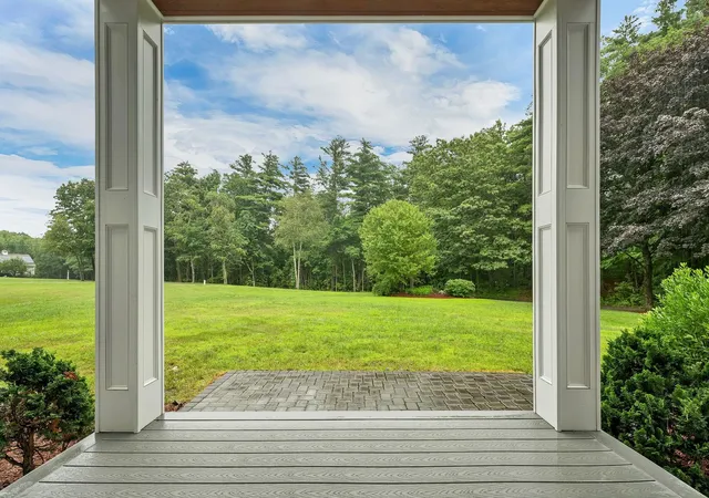 Photo 3 of Mansion for sale at 31 North Pepperell Rd, Hollis, NH 03049 | MLS# 5102465 | Listing updated on 2026-08-05