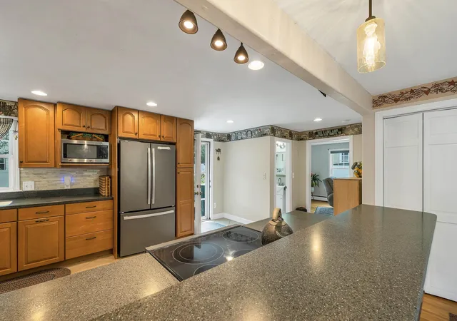 2nd image of 2 Belmont Cir, Hampton, NH 03842 | MLS# 5102473