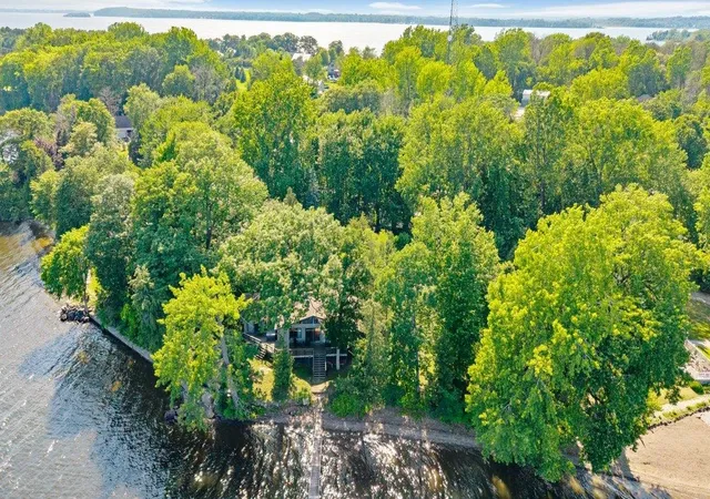 Photo 3 of Single family home for sale at 14 Macomber Pt, Alburgh, VT 05440 | MLS# 5102477 | Listing updated on 2026-08-04