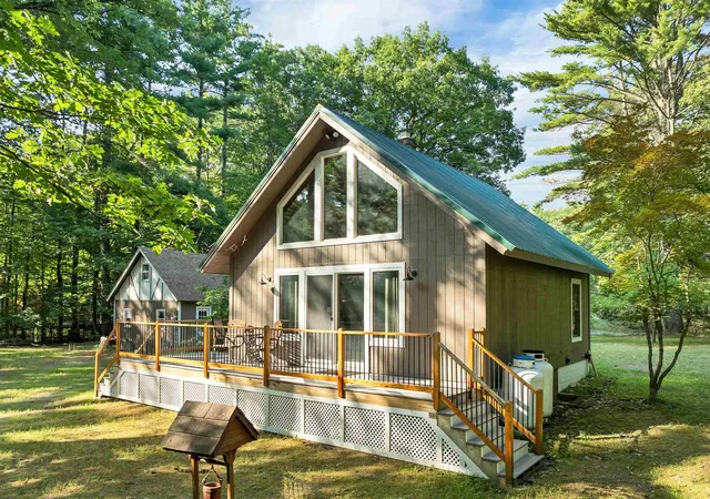 Photo 1 of Single family home for sale at 93 Long Point Rd, Moultonborough, NH 03254 | MLS# 5102486 | Listing updated on 2026-08-01