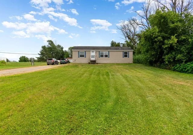 Photo 2 of Single family home for sale at 5 Ruths Dr, Saint Albans, VT 05478 | MLS# 5102490 | Listing updated on 2026-07-31