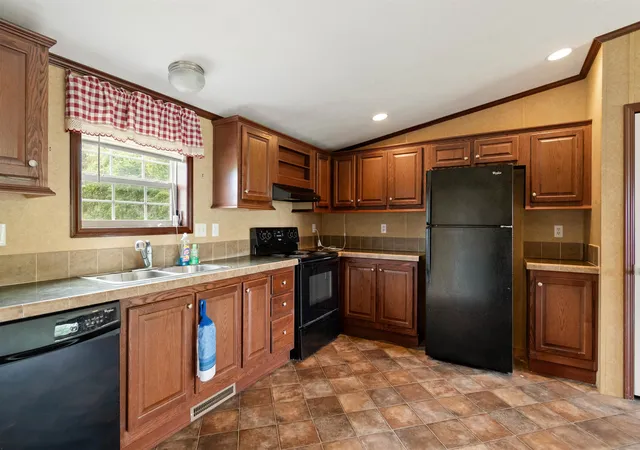 Photo 3 of Single family home for sale at 5 Ruths Dr, Saint Albans, VT 05478 | MLS# 5102490 | Listing updated on 2026-07-31