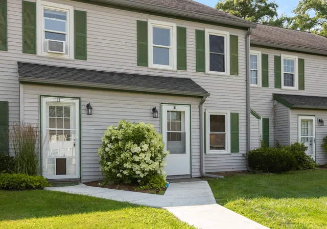 Photo 2 of Townhouse for sale at 35 Brickyard Rd #31, Essex Junction, VT 05452 | MLS# 5102496 | Listing updated on 2026-09-16