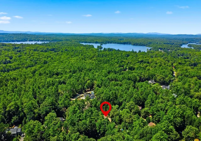 Photo 4 of Single family home for sale at 21 Shangri La Dr, Moultonborough, NH 03254 | MLS# 5102498 | Listing updated on 2026-08-19