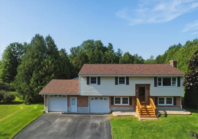 Photo 1 of Single family home for sale at 162 Stirrup Cir, Williston, VT 05495 | MLS# 5102505 | Listing updated on 2026-08-18