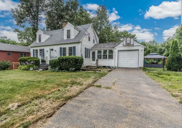 5th image of 19 Winnicutt Rd, Stratham, NH 03885 | MLS# 5102509