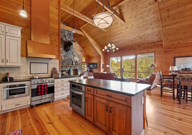 Photo 3 of Single family home for sale at 7 Hay Hill Rd, Lincoln, NH 03251 | MLS# 5102514 | Listing updated on 2026-07-30