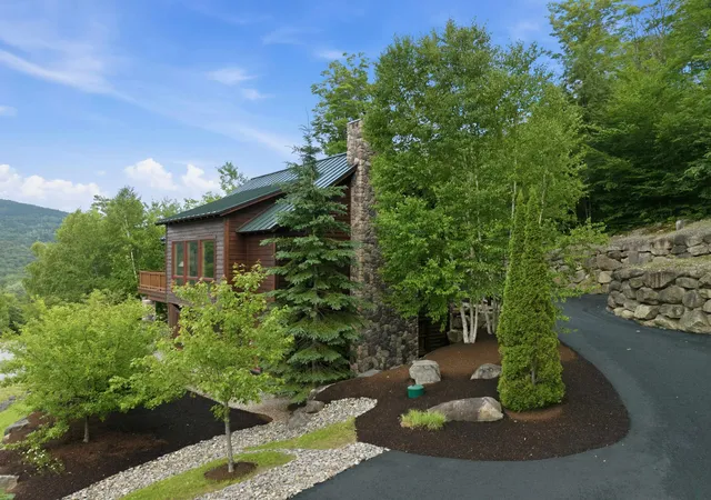 Photo 4 of Single family home for sale at 7 Hay Hill Rd, Lincoln, NH 03251 | MLS# 5102514 | Listing updated on 2026-07-30