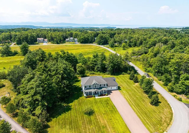 Photo 3 of Single family home for sale at 420 O'brien Dr, Shelburne, VT 05482 | MLS# 5102515 | Listing updated on 2026-09-17