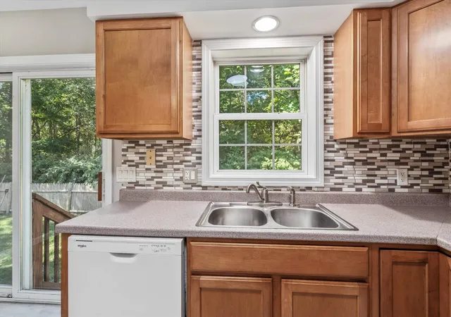 Photo 4 of Townhouse for sale at 49 Harvell St #9, Manchester, NH 03102 | MLS# 5102518 | Listing updated on 2026-08-25