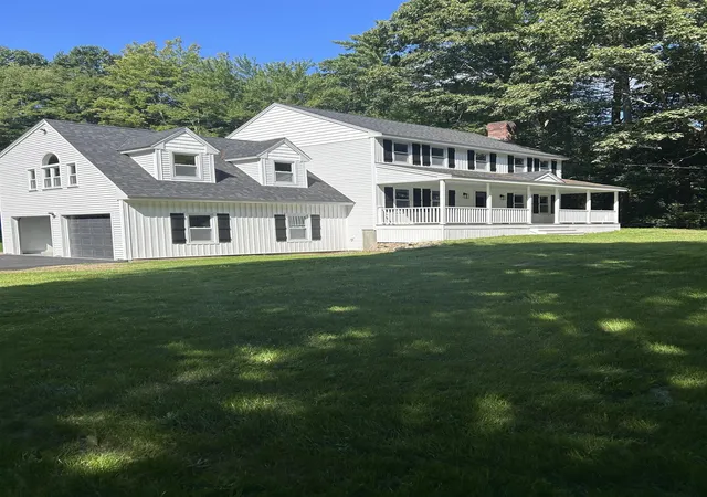 2nd image of 157 Hooksett Rd, Auburn, NH 03032 | MLS# 5102528