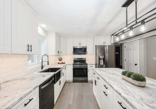 4th image of 157 Hooksett Rd, Auburn, NH 03032 | MLS# 5102528