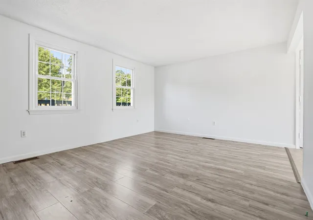3rd image of 17 Juniper Rd #L, Derry, NH 03038 | MLS# 5102531