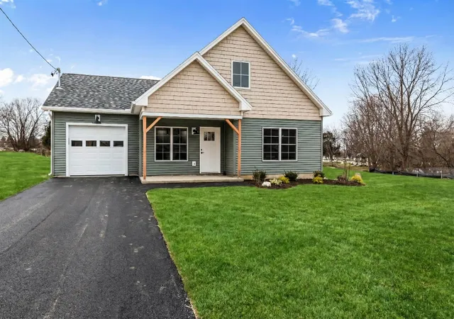 Photo 1 of Single family home for sale at 32 Upper Gilman St #7, Saint Albans, VT 05478 | MLS# 5102535 | Listing updated on 2026-08-03