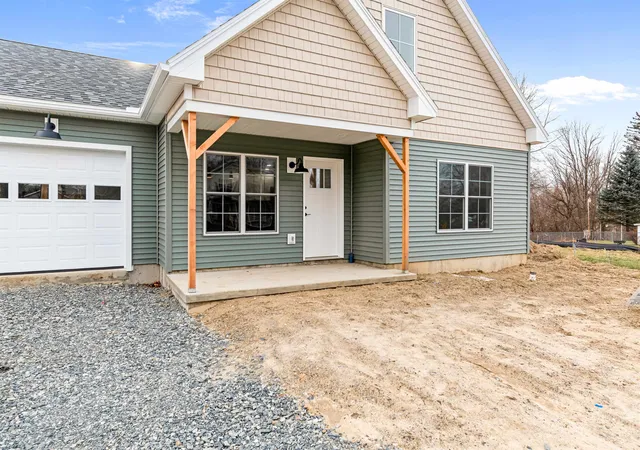 Photo 2 of Single family home for sale at 32 Upper Gilman St #7, Saint Albans, VT 05478 | MLS# 5102535 | Listing updated on 2026-08-03